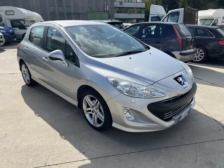 Peugeot 308 5p 1.6 hdi 8v Premium 112cv 6m 2011 Berlina, Diesel — usata in vendita a Cologno Monzese (Milano) — foto 1