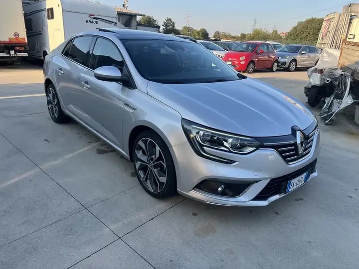 Renault Megane Grand Coupe 1.5 dci energy Intens 110cv 2017 usata — foto 1