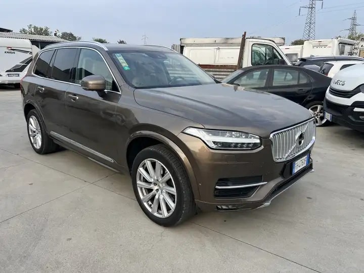Volvo XC90 2.0 d5 R-design 7posti awd 235cv geartronic my17 2017 usata — foto 1